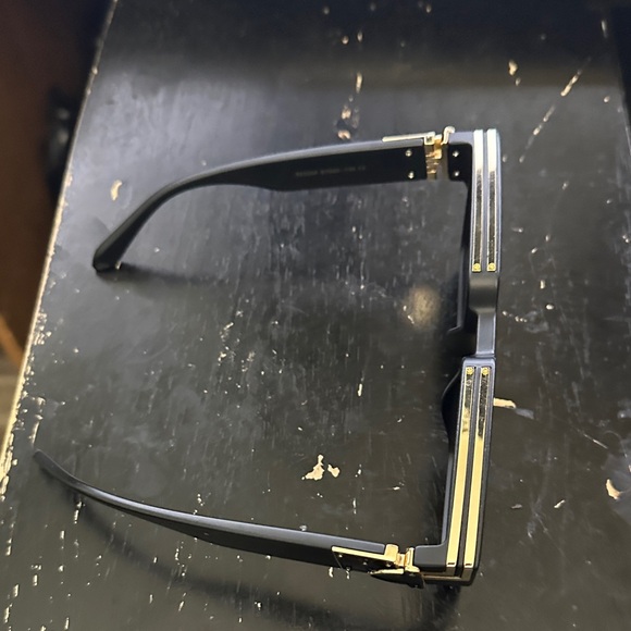 Women's Black Geometric Square Sunglasses with Gold Accent - Picture 6 of 11